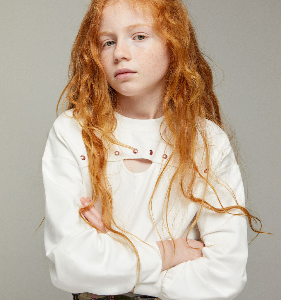 Cropped sweatshirt with studs - girls' knitwear - White | Sisley Young image number 1